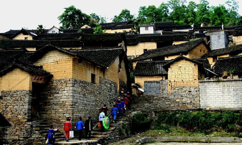 凤凰古城老洞苗寨_云旅游攻略网 lvyougl.com